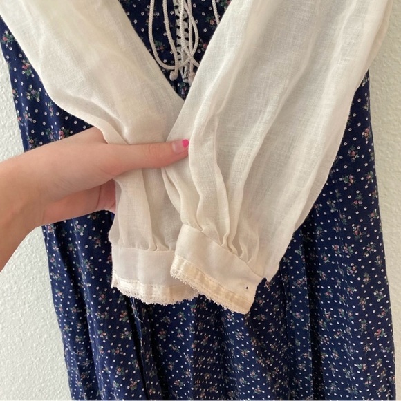 Vintage Gunne Sax Navy Floral Dress with White Lace Details - Picture 7 of 8